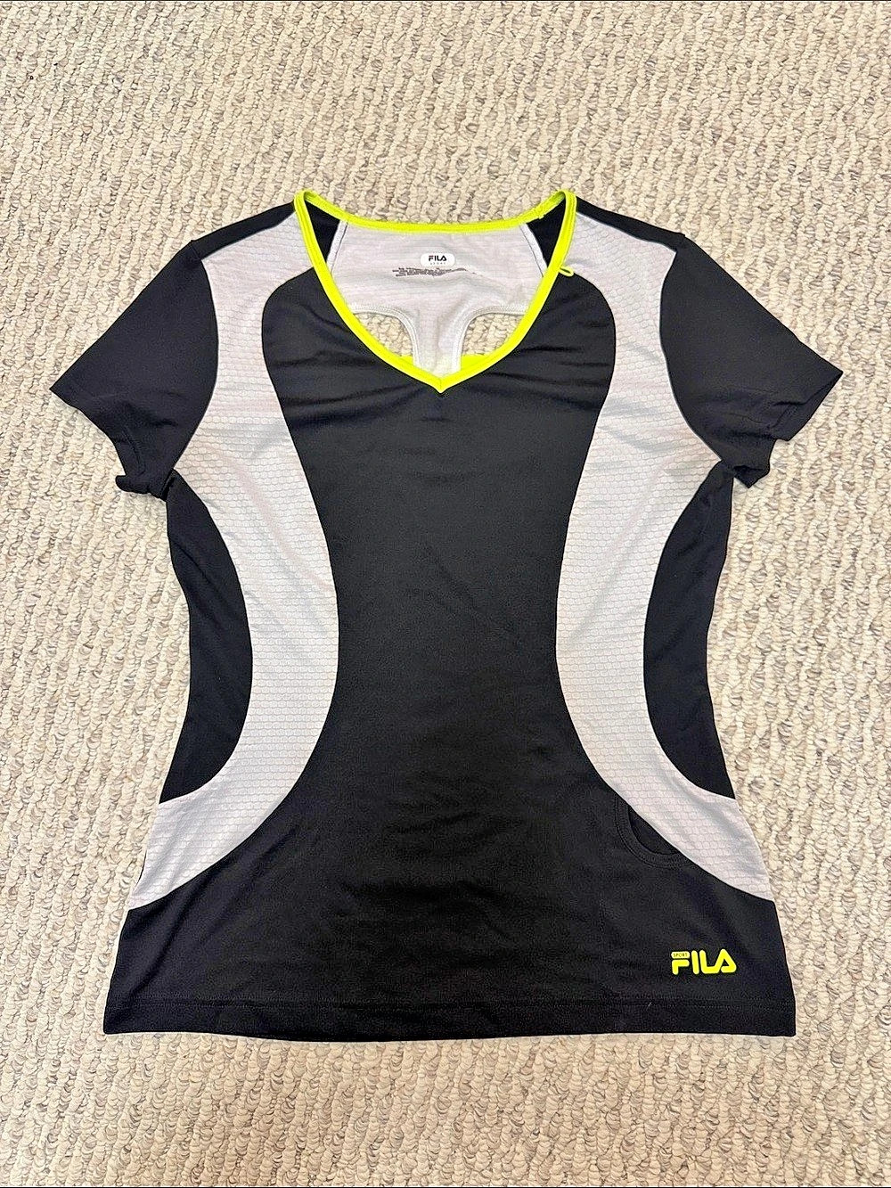Fila Color Block Athletic Tee in Black & Gray Size Medium